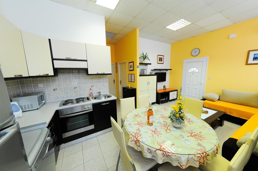 Apartments Marija Petricevic Podstrana Ruang foto
