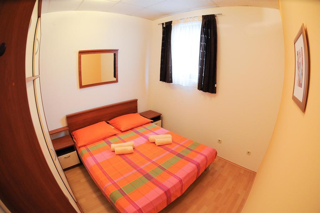 Apartments Marija Petricevic Podstrana Ruang foto