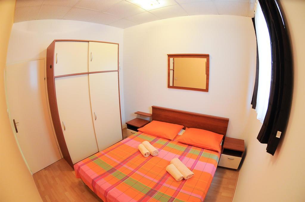 Apartments Marija Petricevic Podstrana Ruang foto