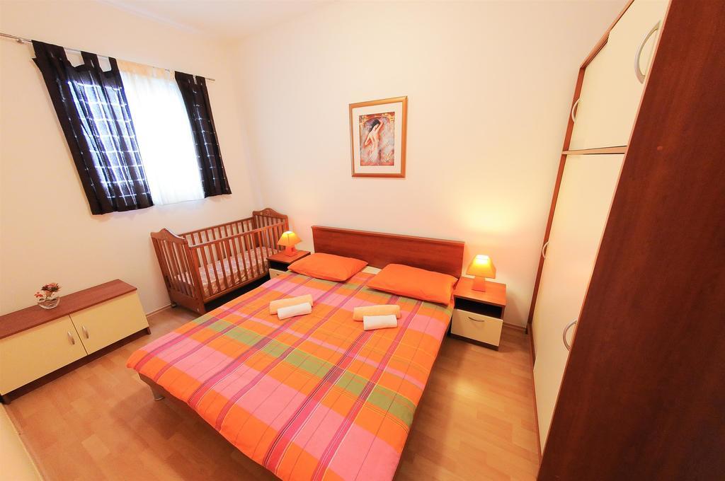Apartments Marija Petricevic Podstrana Ruang foto