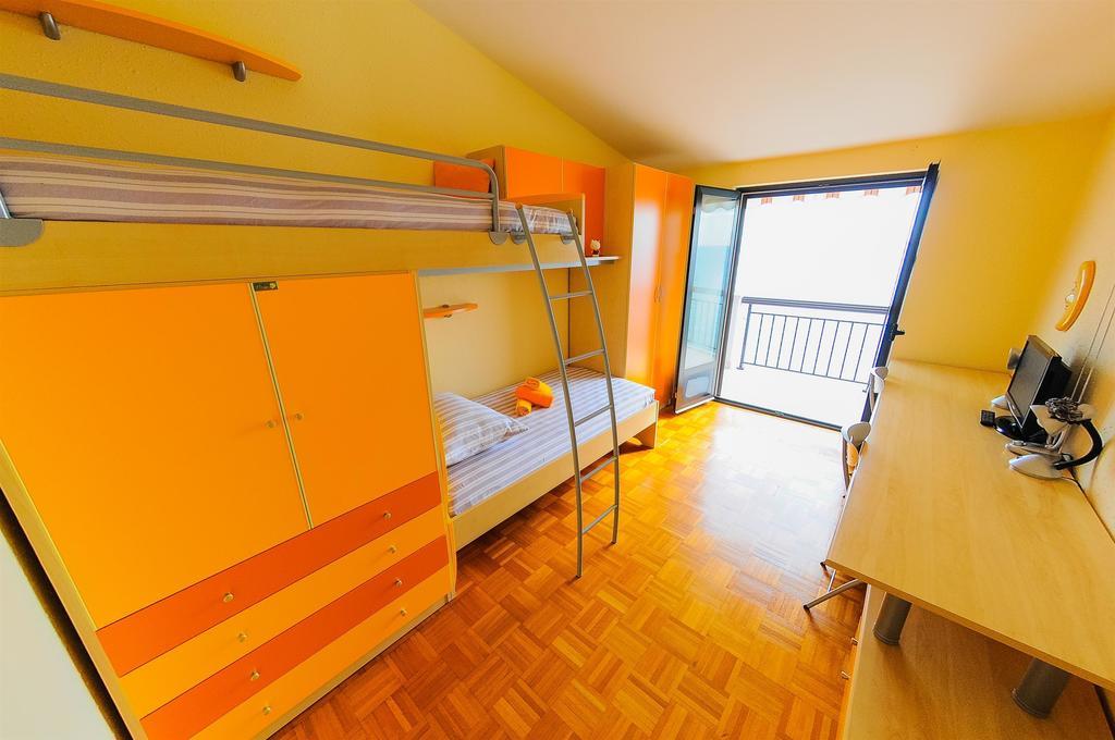 Apartments Marija Petricevic Podstrana Ruang foto