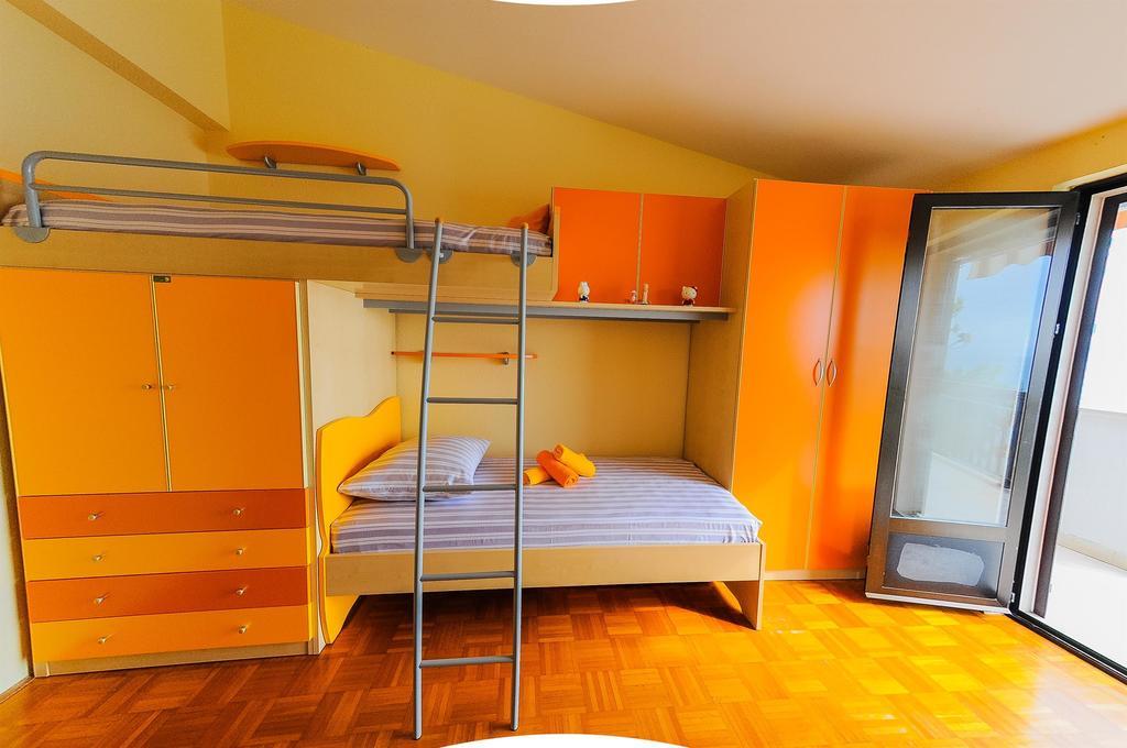 Apartments Marija Petricevic Podstrana Ruang foto